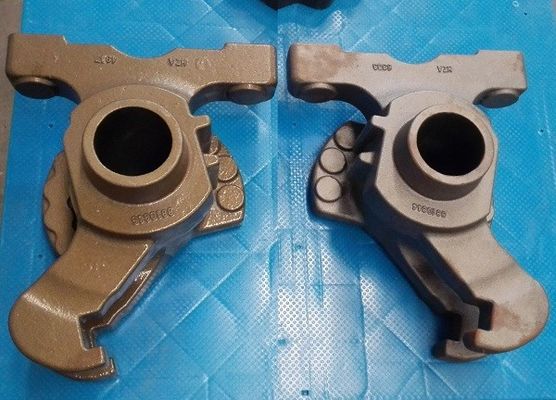 OEM Service Green Sand Casting Iron Parts Hanger For Forklift Truck Veículos Industriais
