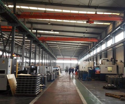 Peças de usinagem de carcaça de transmissão de ferro fundido de alta qualidade OEM para máquinas agrícolas