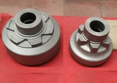 Cubo dianteiro de moldação das peças do trânsito do trilho da carcaça do ferro com permissão fazendo à máquina pequena