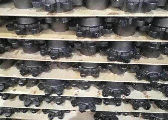 Fazer à máquina forjando os caminhões de empilhadeira que moldam o tampão do eixo